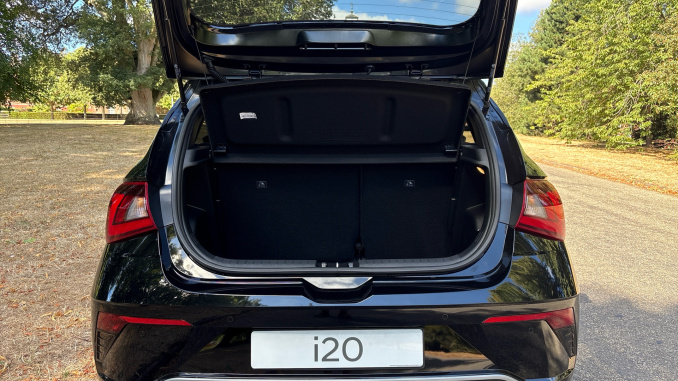 Hyundai i20 1.0T GDi 90 Black Line 5dr Petrol Hatchback - Image 4